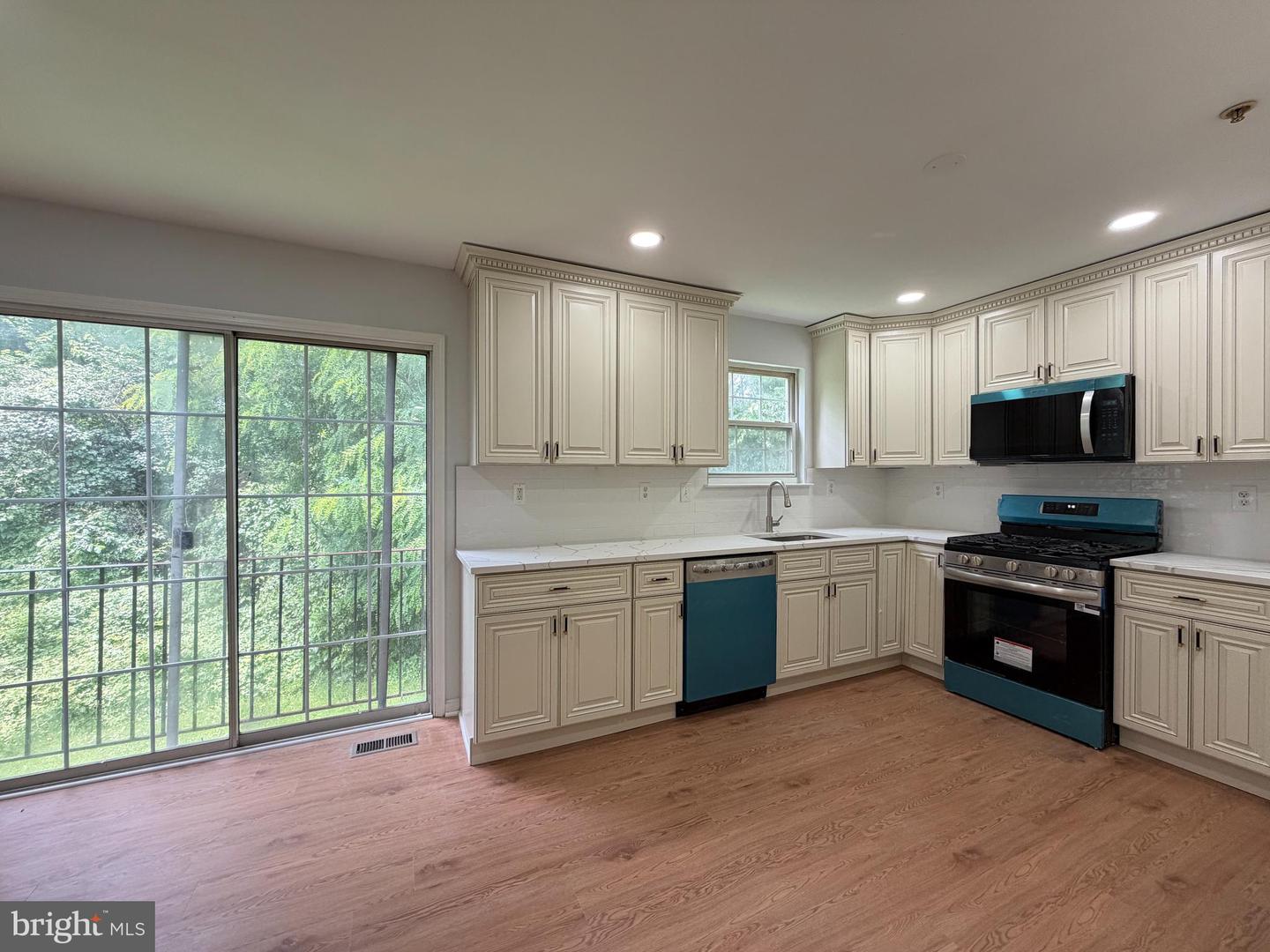 5302 76th Property Photo 23