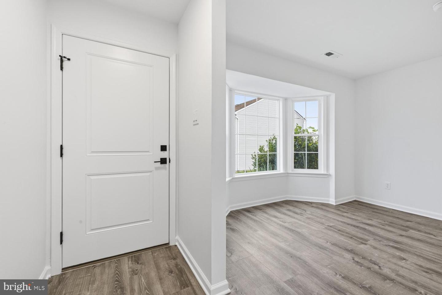 1766 Tulip Ave Property Photo 4