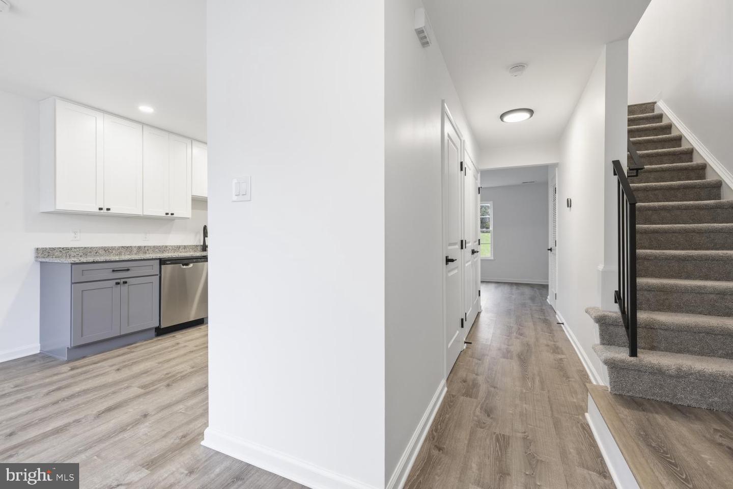 1766 Tulip Ave Property Photo 5