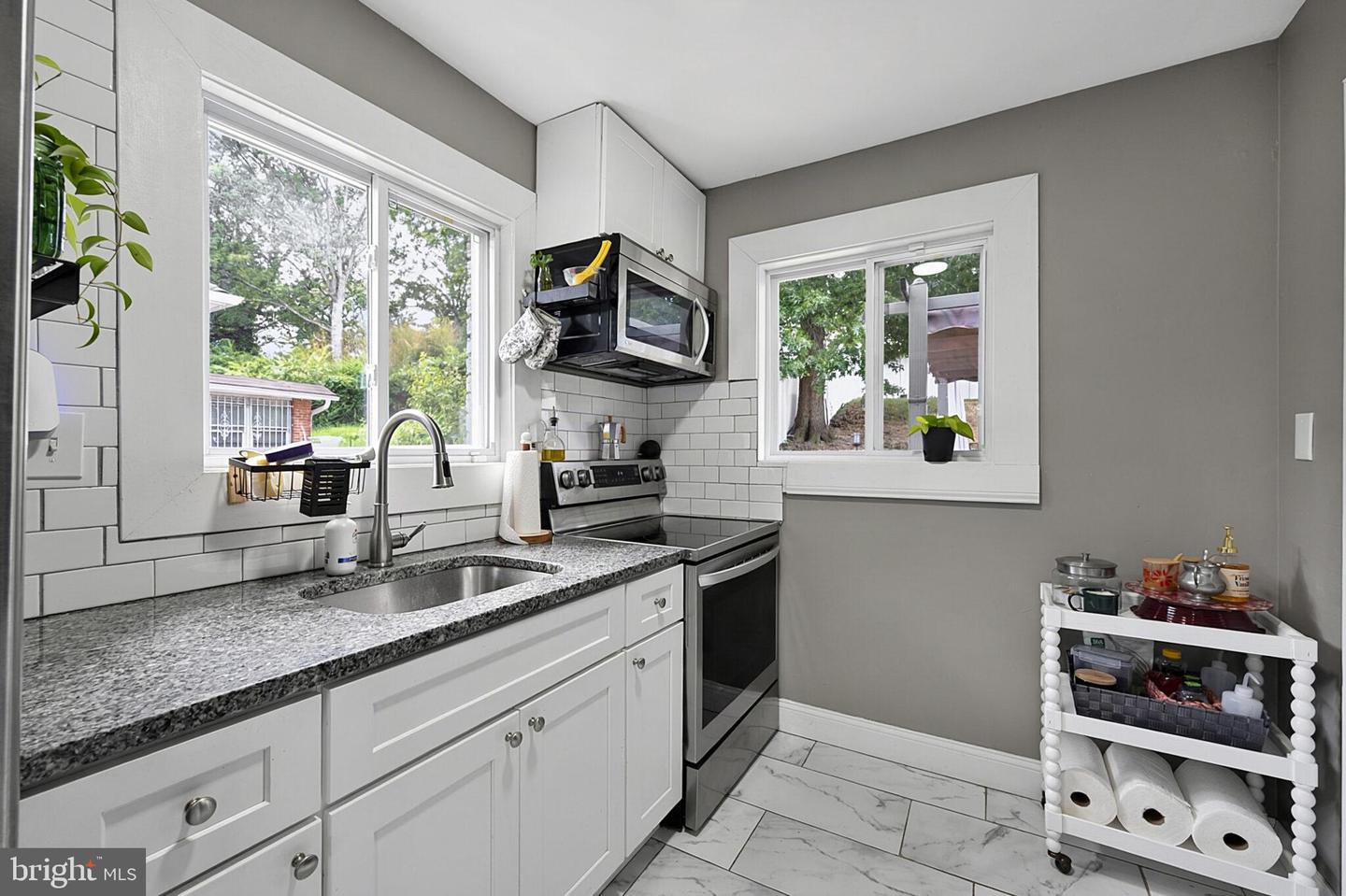7108 Gateway Blvd Property Photo 7