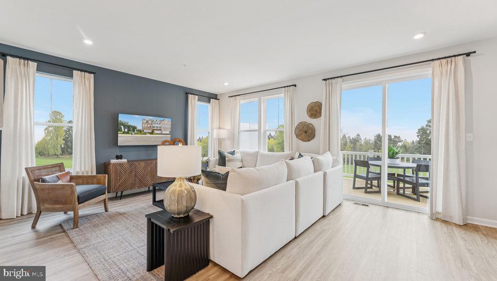 14306 Bronte St Property Photo 4