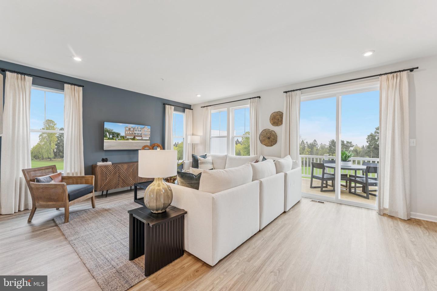 14306 Bronte St Property Photo 15