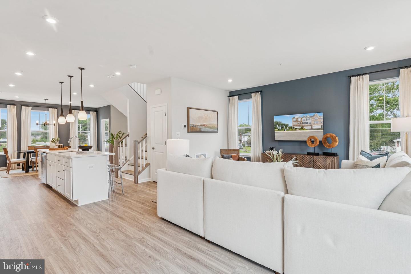 14306 Bronte St Property Photo 16