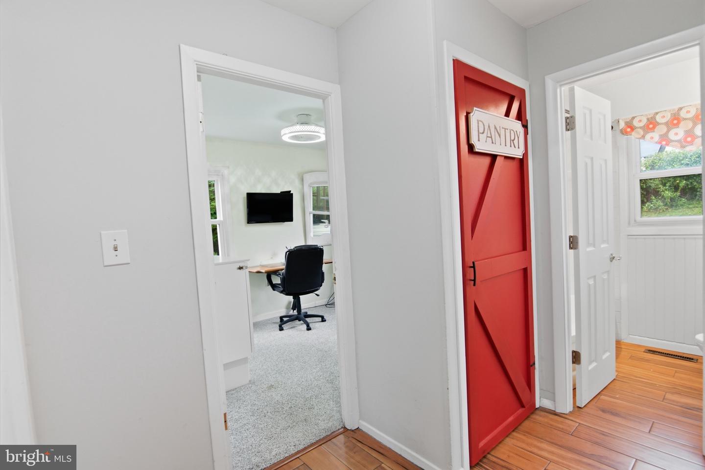12413 Seabury Ln Property Photo 9
