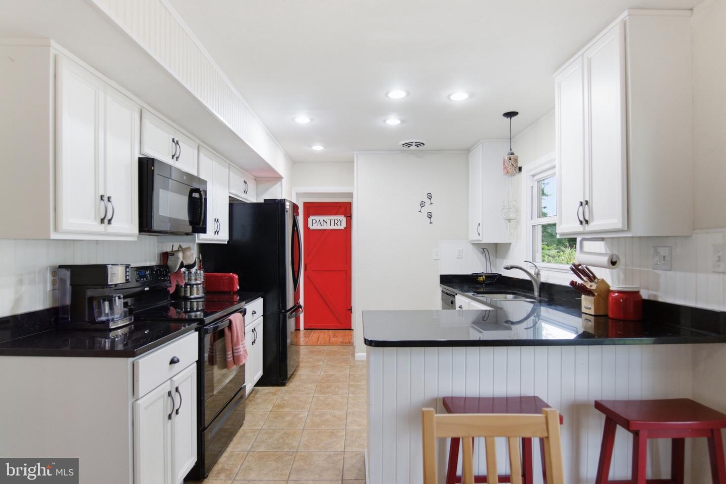 12413 Seabury Ln Property Photo 11