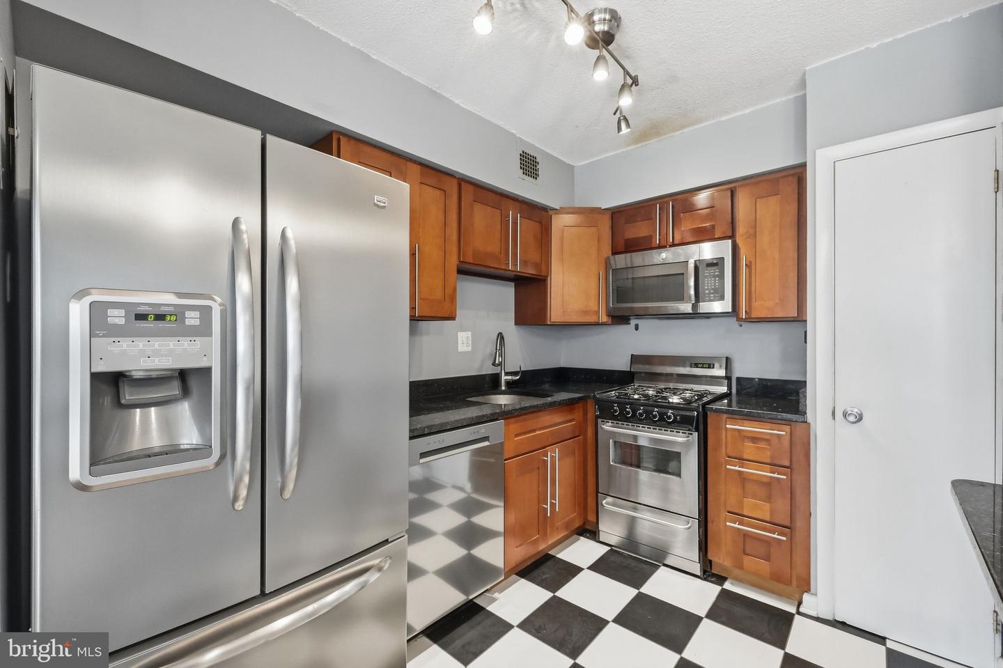 4410 Oglethorpe St #309 Property Photo 7