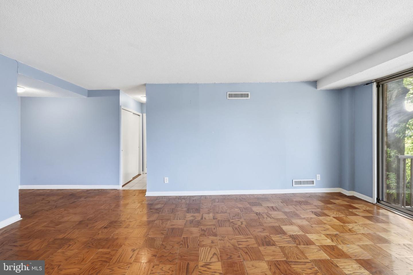 4410 Oglethorpe St #309 Property Photo 11