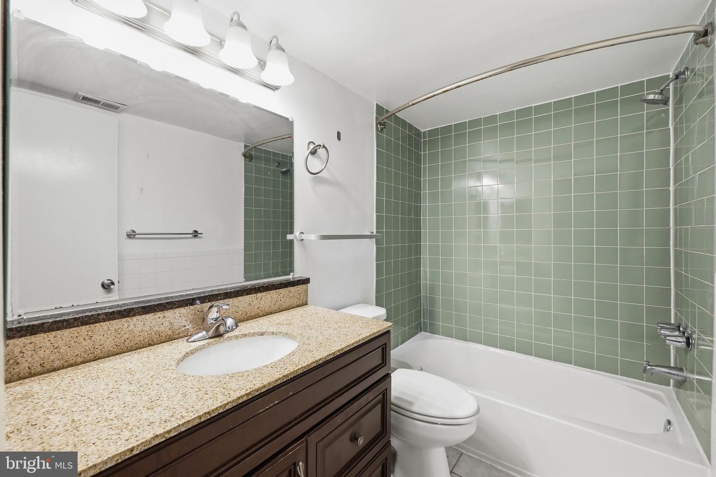4410 Oglethorpe St #309 Property Photo 19