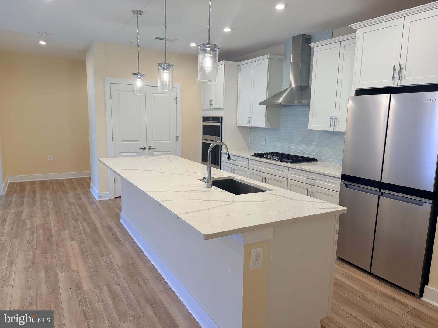 102 Saint Ives Pl #408 Property Photo 3