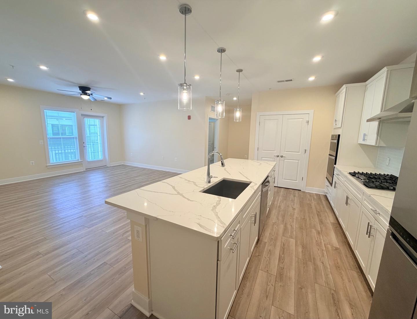102 Saint Ives Pl #408 Property Photo 5