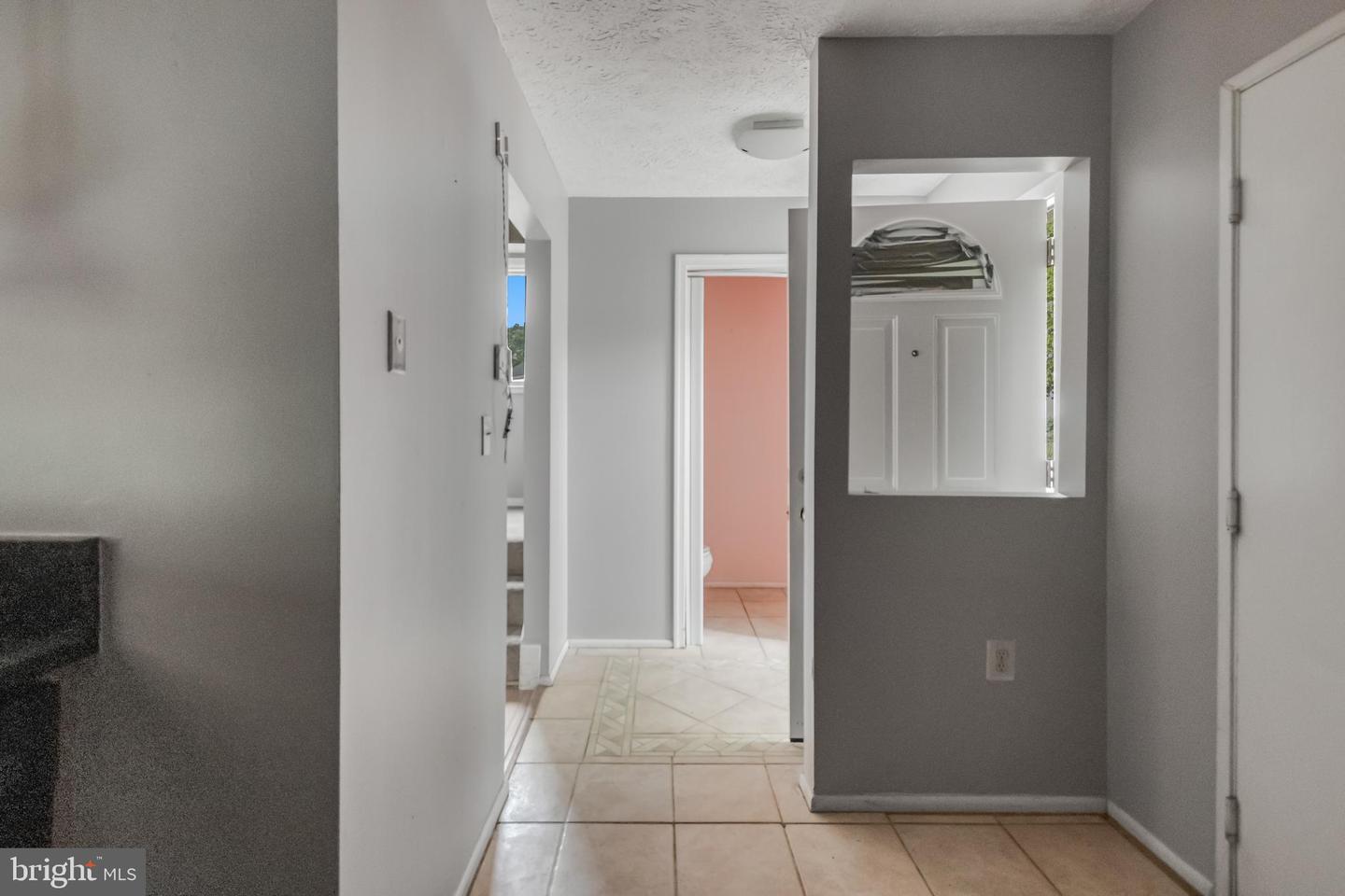 4668 Winterberry Ln Property Photo 5