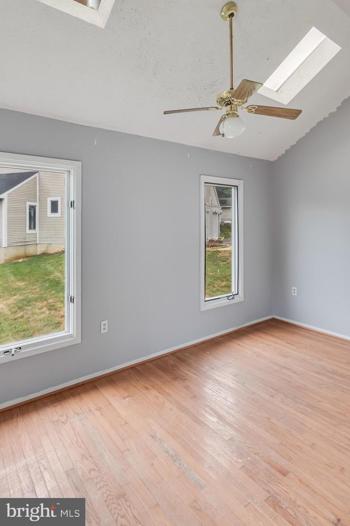 4668 Winterberry Ln Property Photo 12