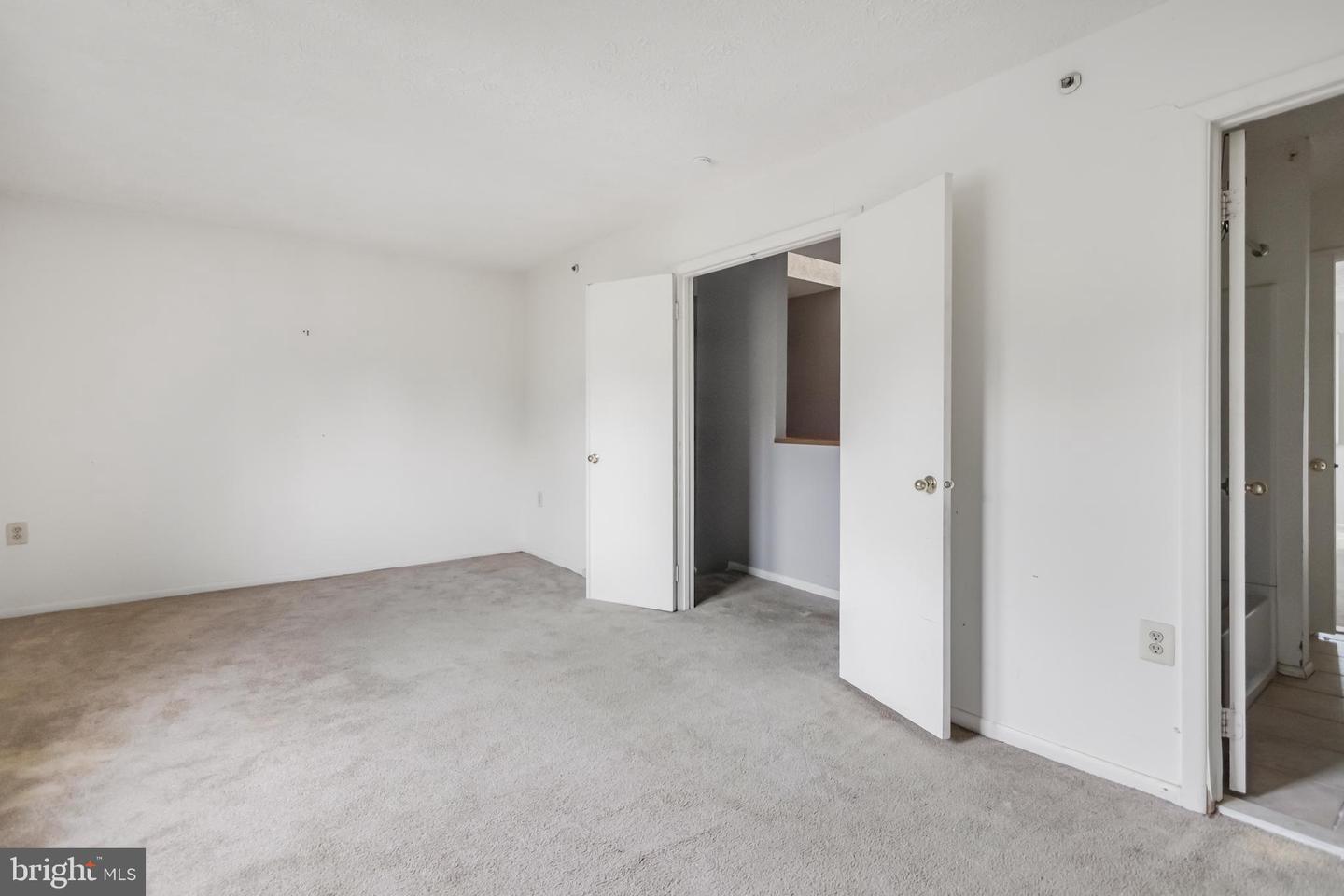 4668 Winterberry Ln Property Photo 14