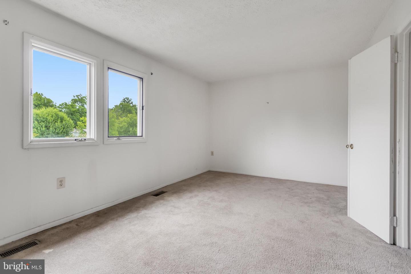 4668 Winterberry Ln Property Photo 15