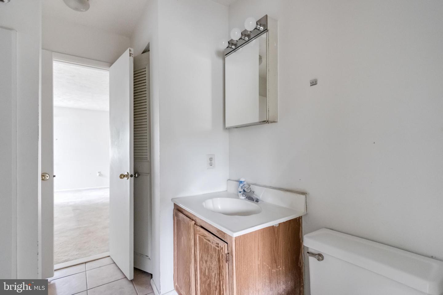 4668 Winterberry Ln Property Photo 16