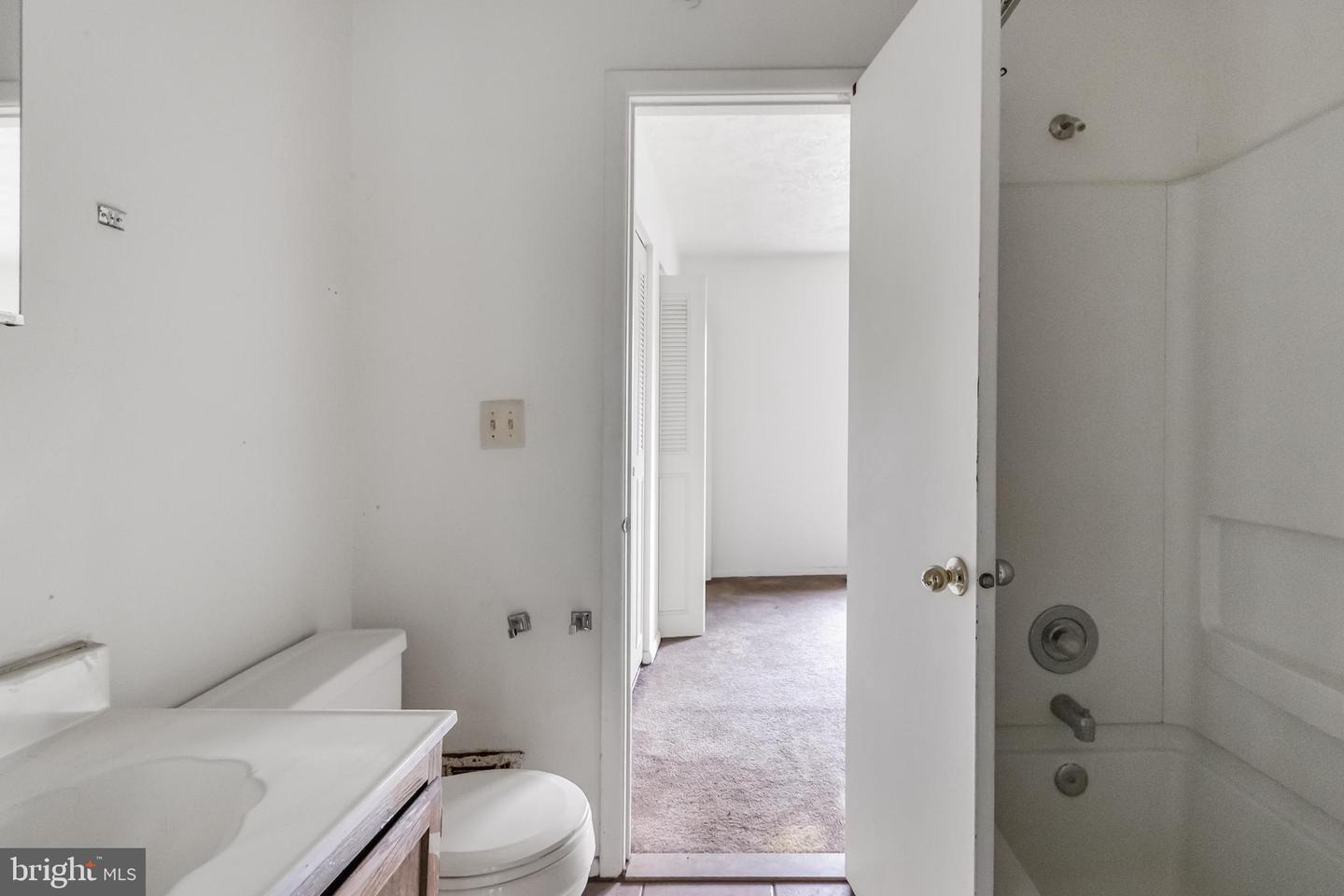 4668 Winterberry Ln Property Photo 17