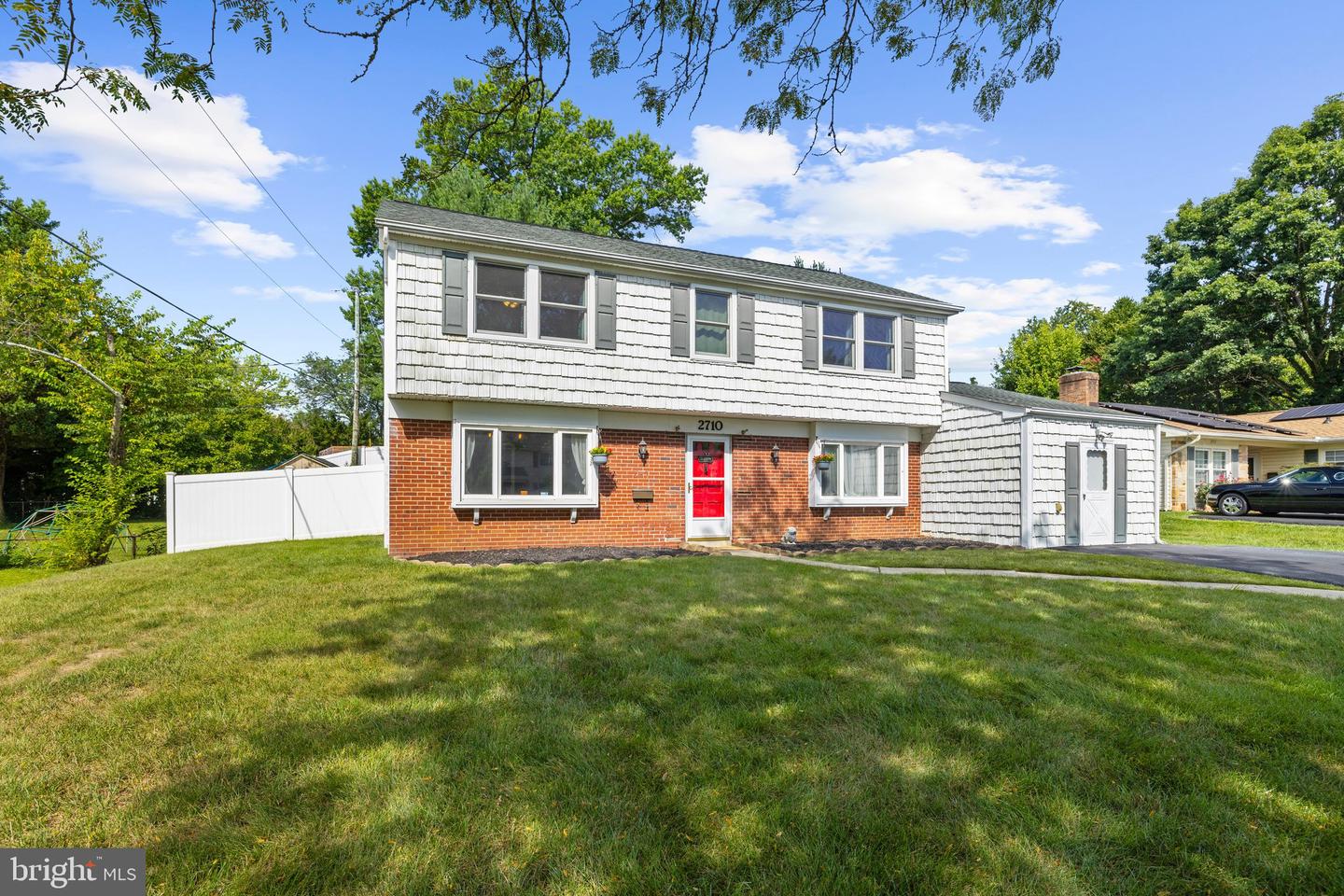 2710 Felter Ln Property Photo 3