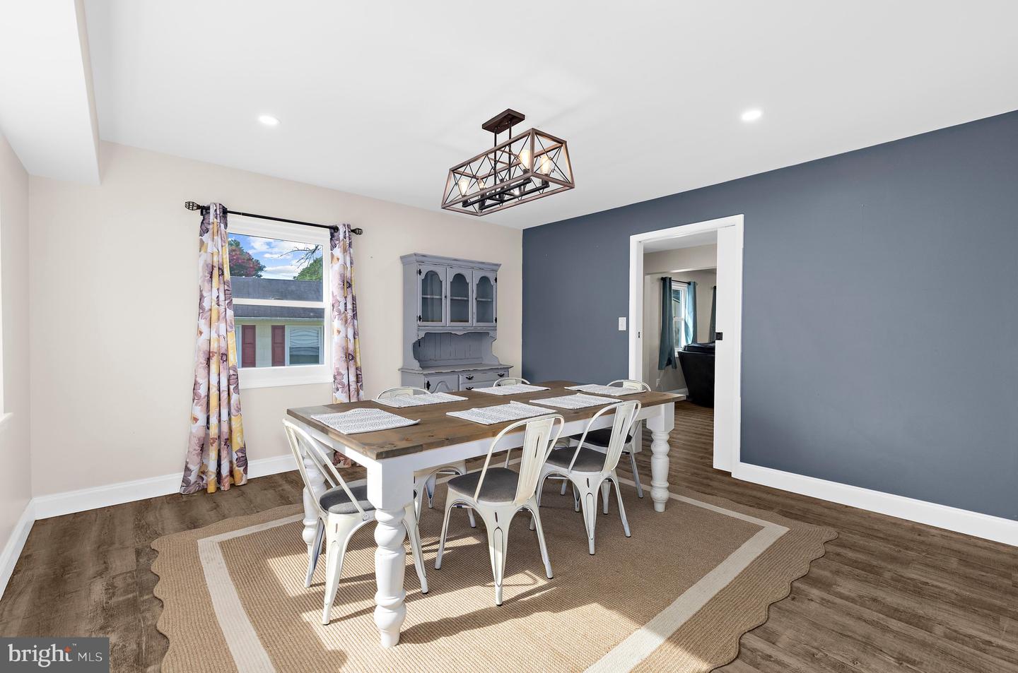 2710 Felter Ln Property Photo 9