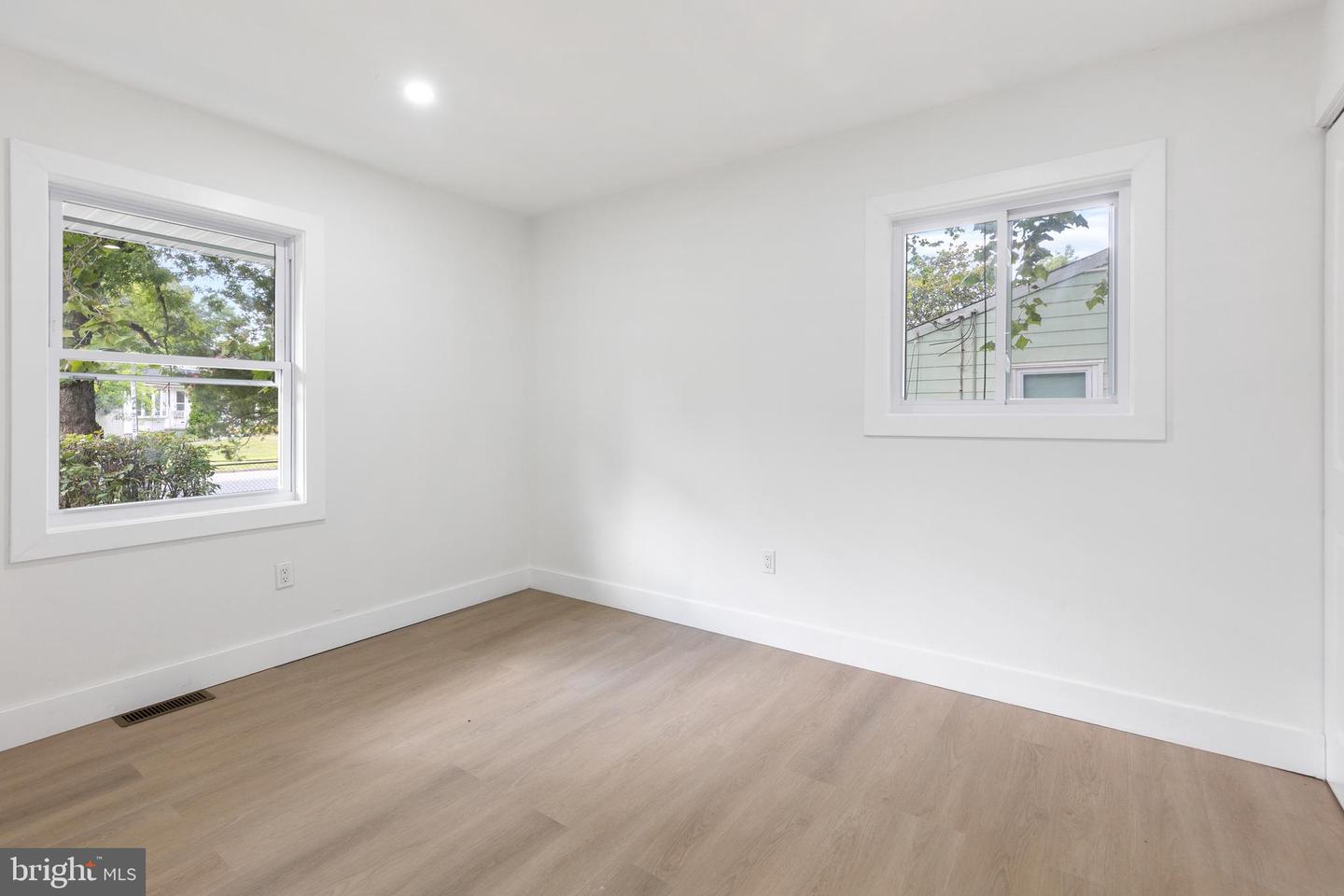 5505 Barker Pl Property Photo 16