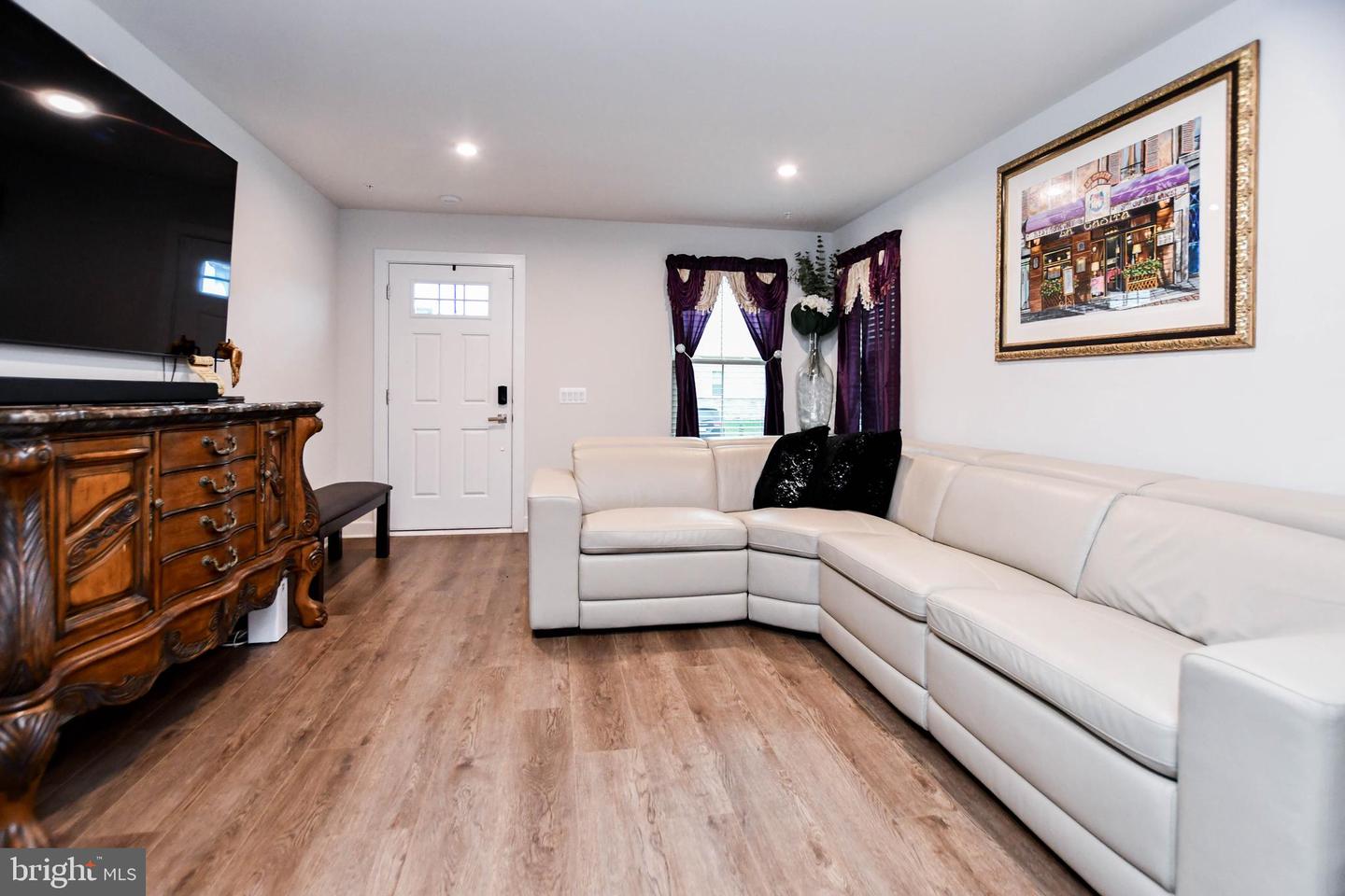 14365 Longhouse Loop Property Photo 6