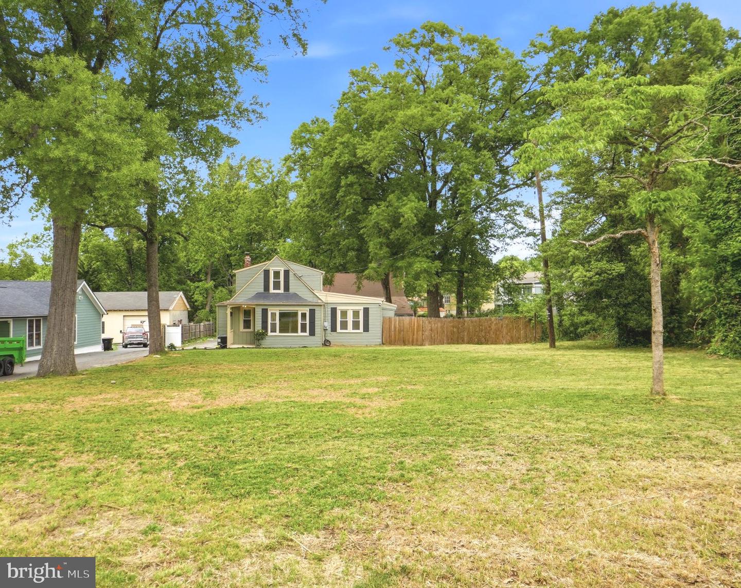 5906 BERWYN RD Property Photo 1