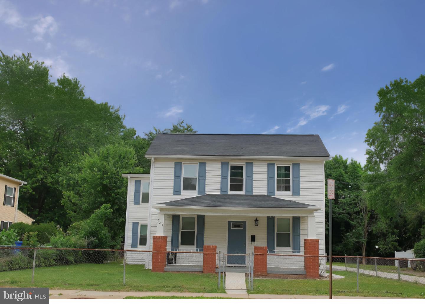 925 Montgomery St Property Photo 1