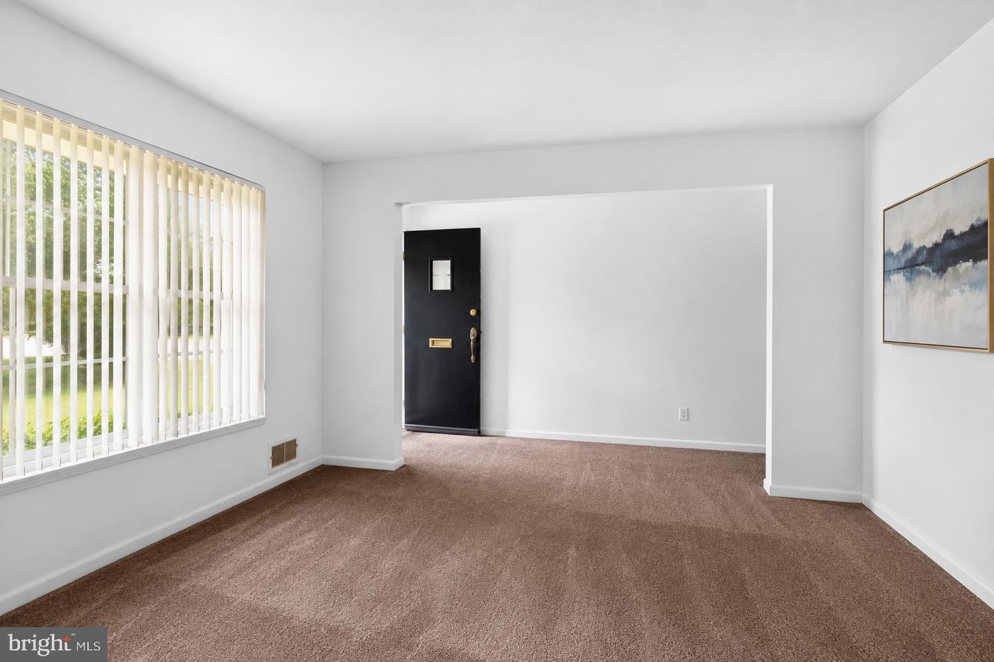 7314 Lois Ln Property Photo 3