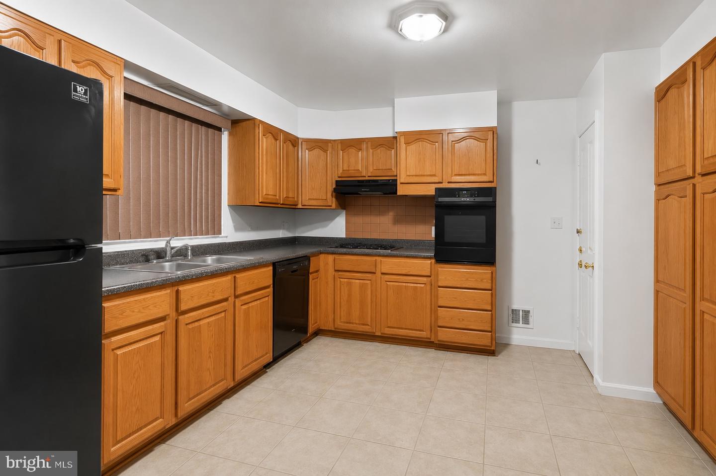 7314 Lois Ln Property Photo 5