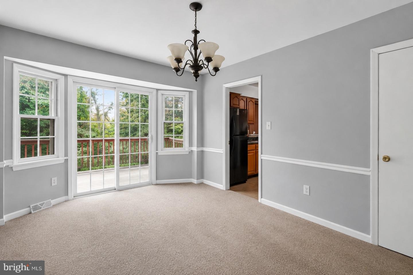 7314 Lois Ln Property Photo 6