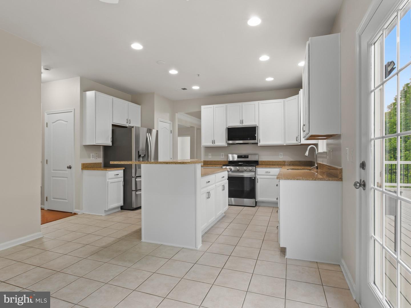 13203 Arya Dr Property Photo 17