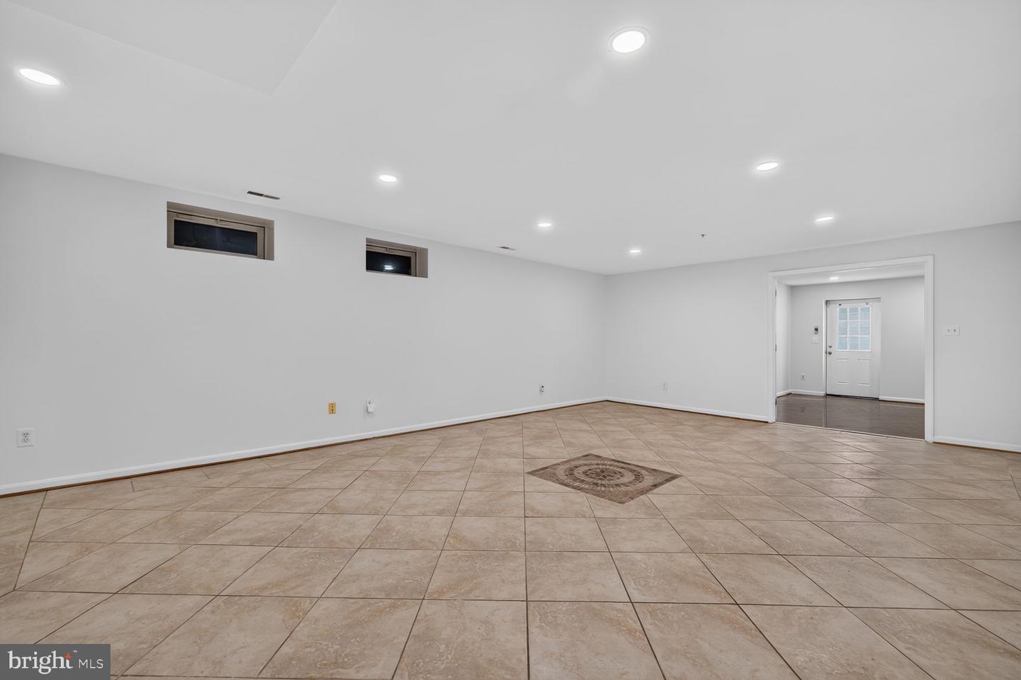 7816 Aylesford Ln Property Photo 34