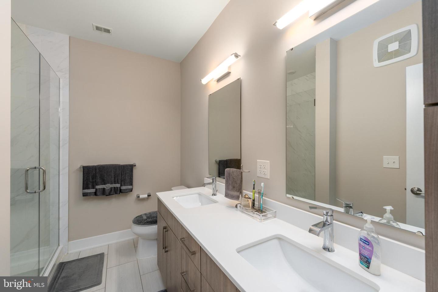 145 Riverhaven Dr #131 Property Photo 16