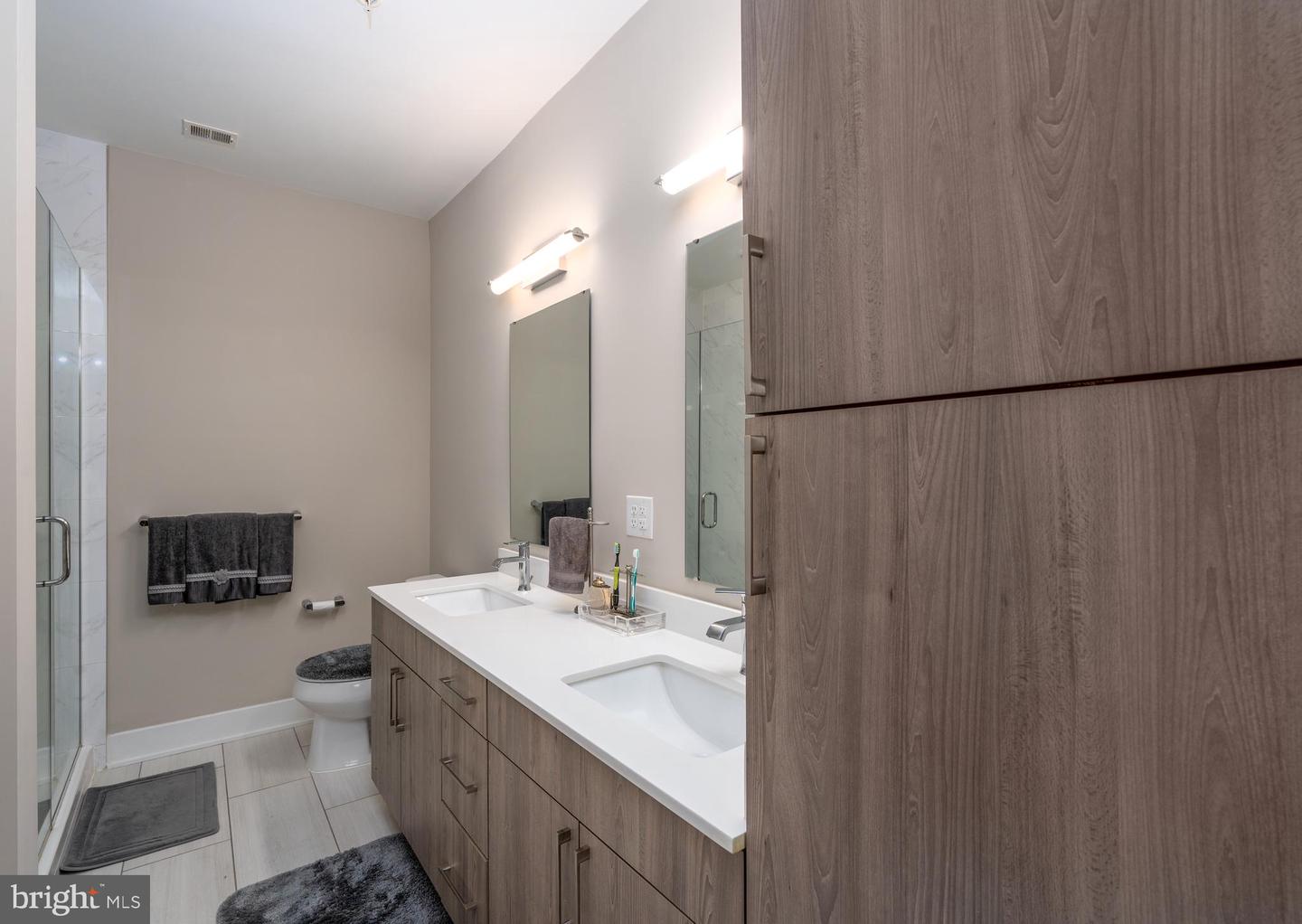 145 Riverhaven Dr #131 Property Photo 17
