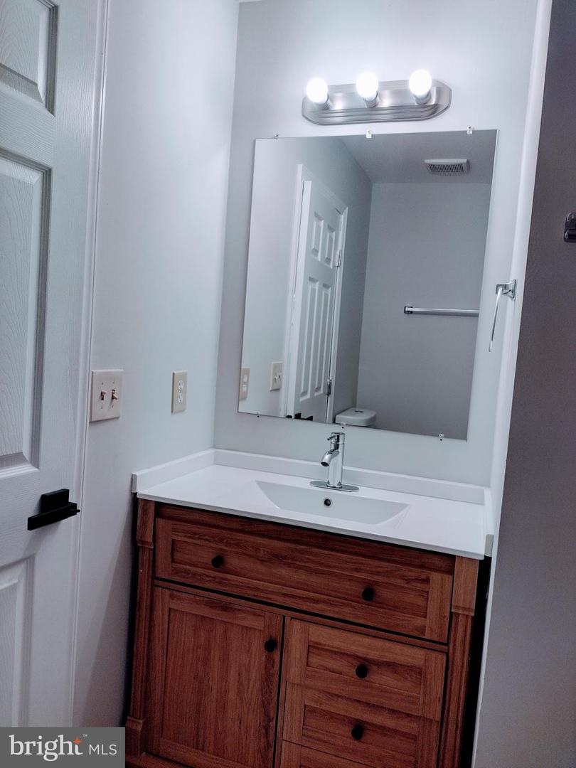 12707 Duckettown Rd Property Photo 11