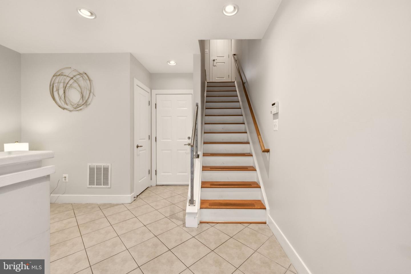 5615 44th Ave Property Photo 5