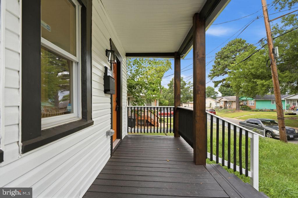 5807 Dade St Property Photo 5