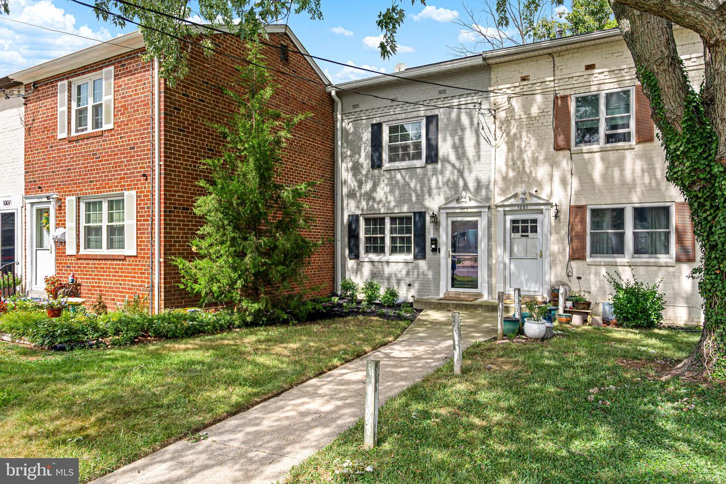 1003 PHILLIP POWERS DR