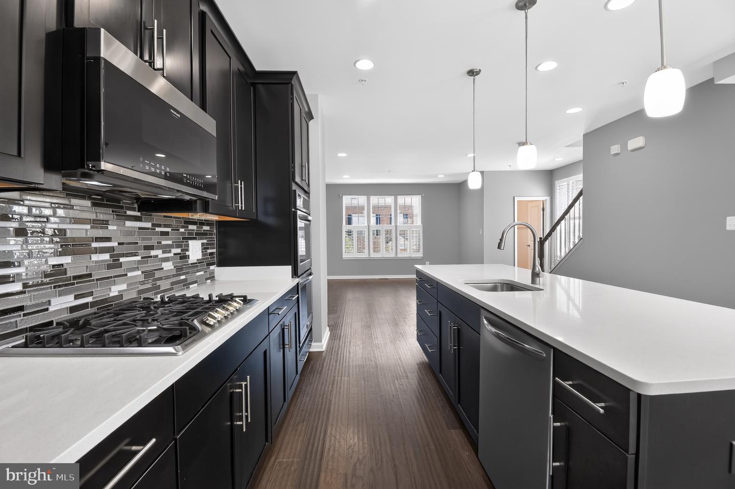 2922 Pinebrook Rd Property Photo 20