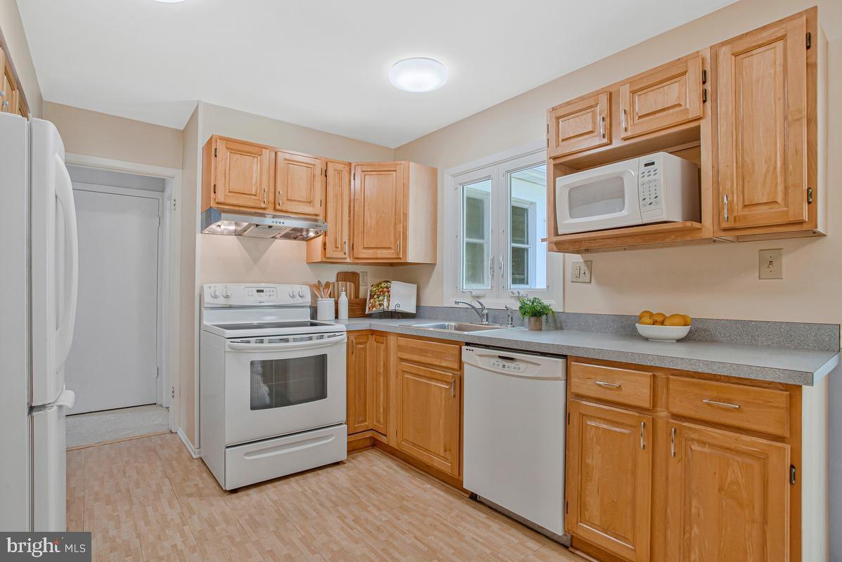 12606 Brunswick Ln Property Photo 11