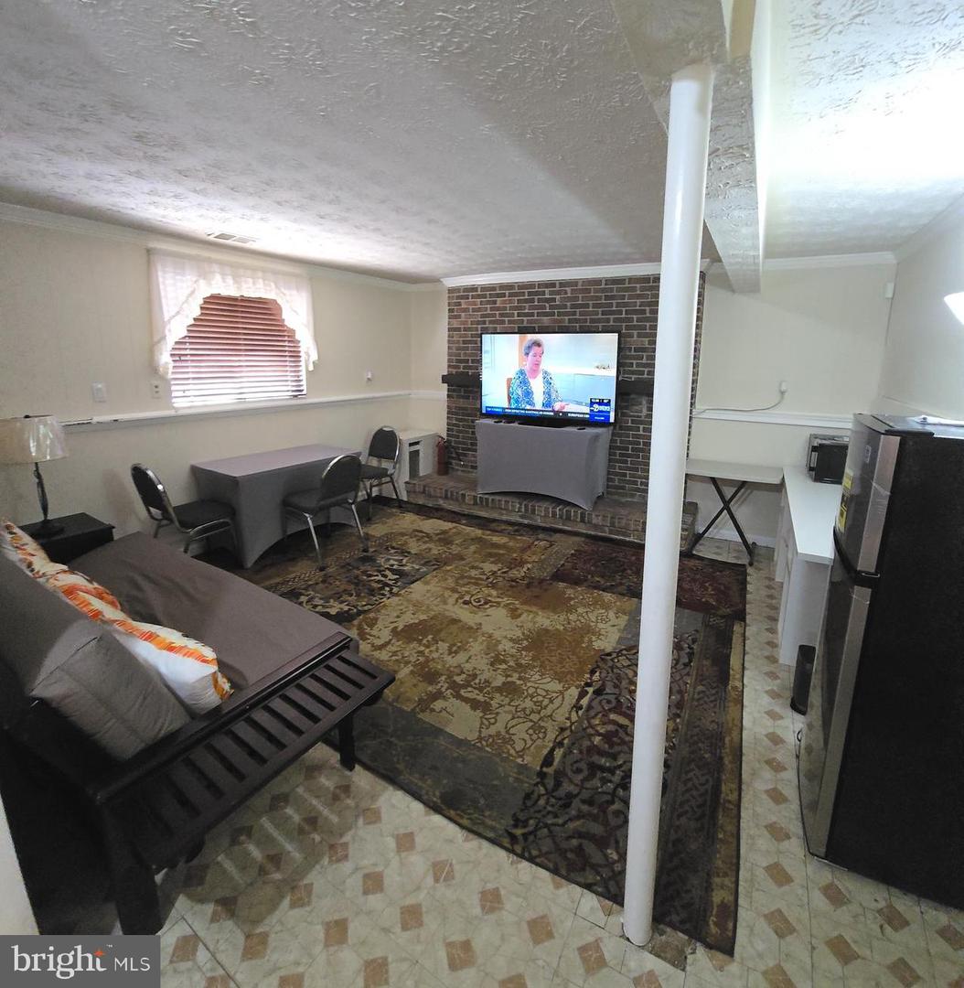 400 Beech St Property Photo 2