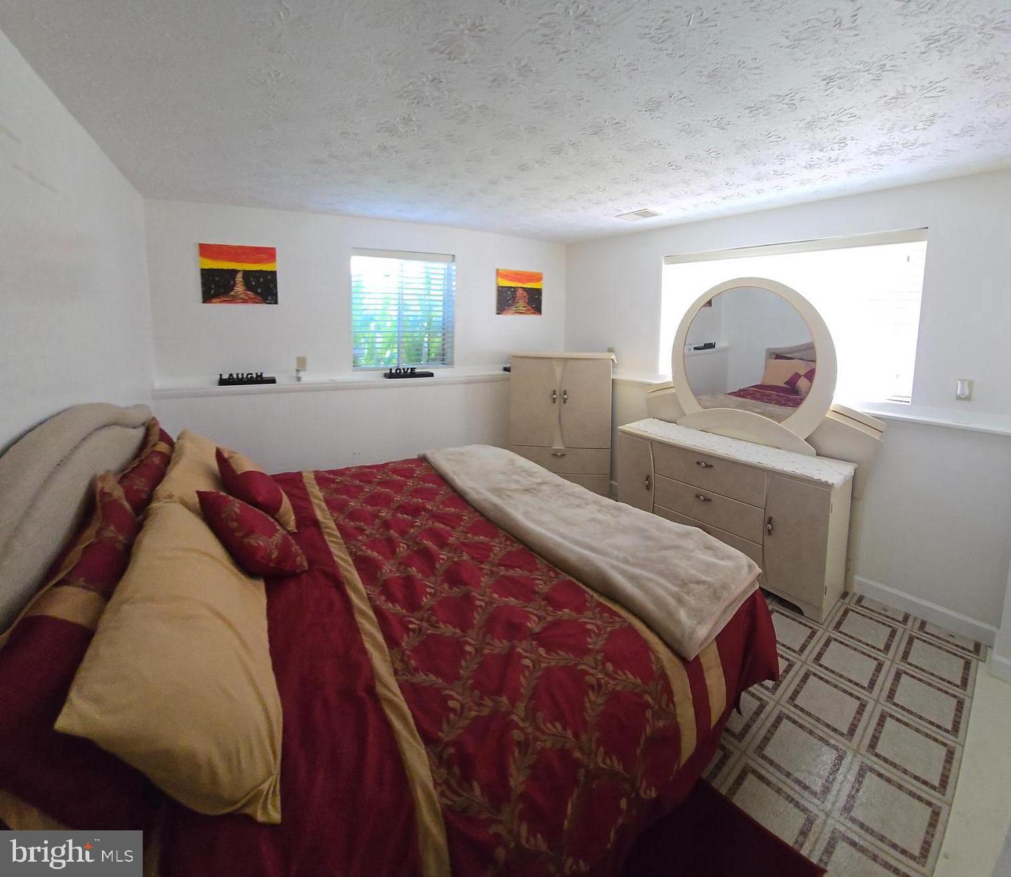 400 Beech St Property Photo 12