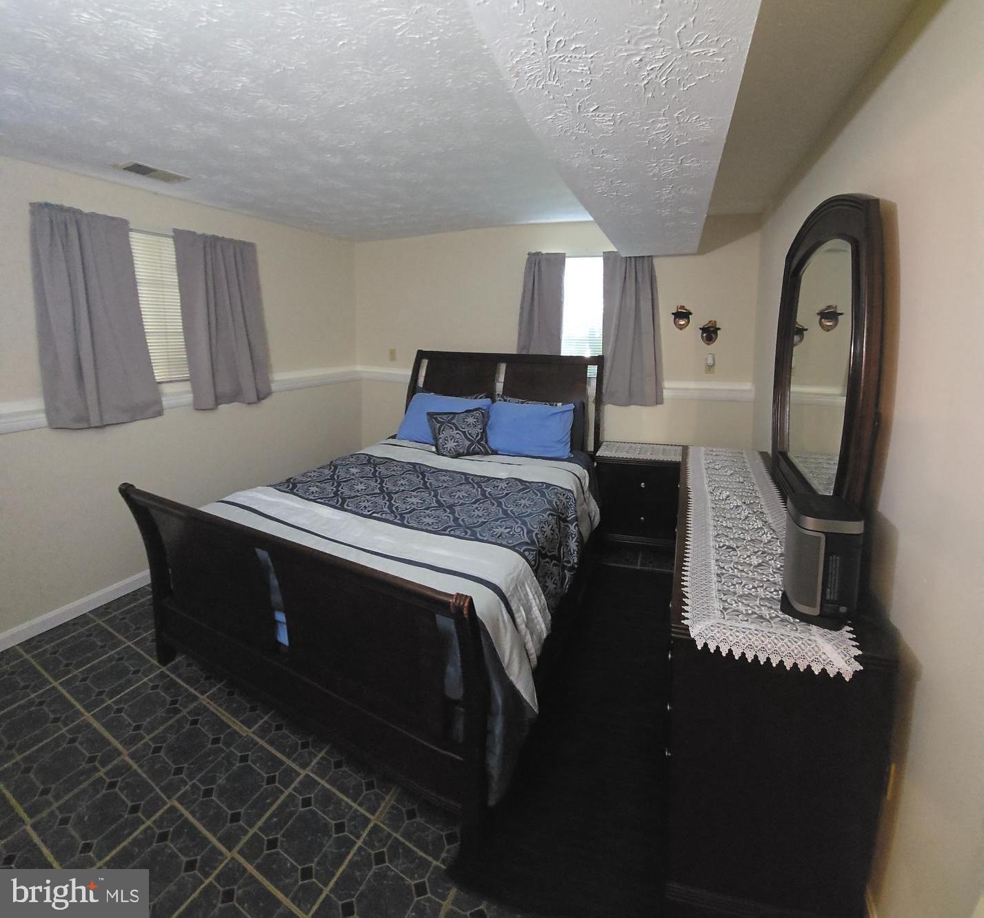 400 Beech St Property Photo 13