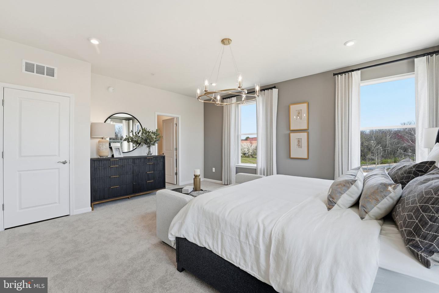6714 Penrose Ln Property Photo 10