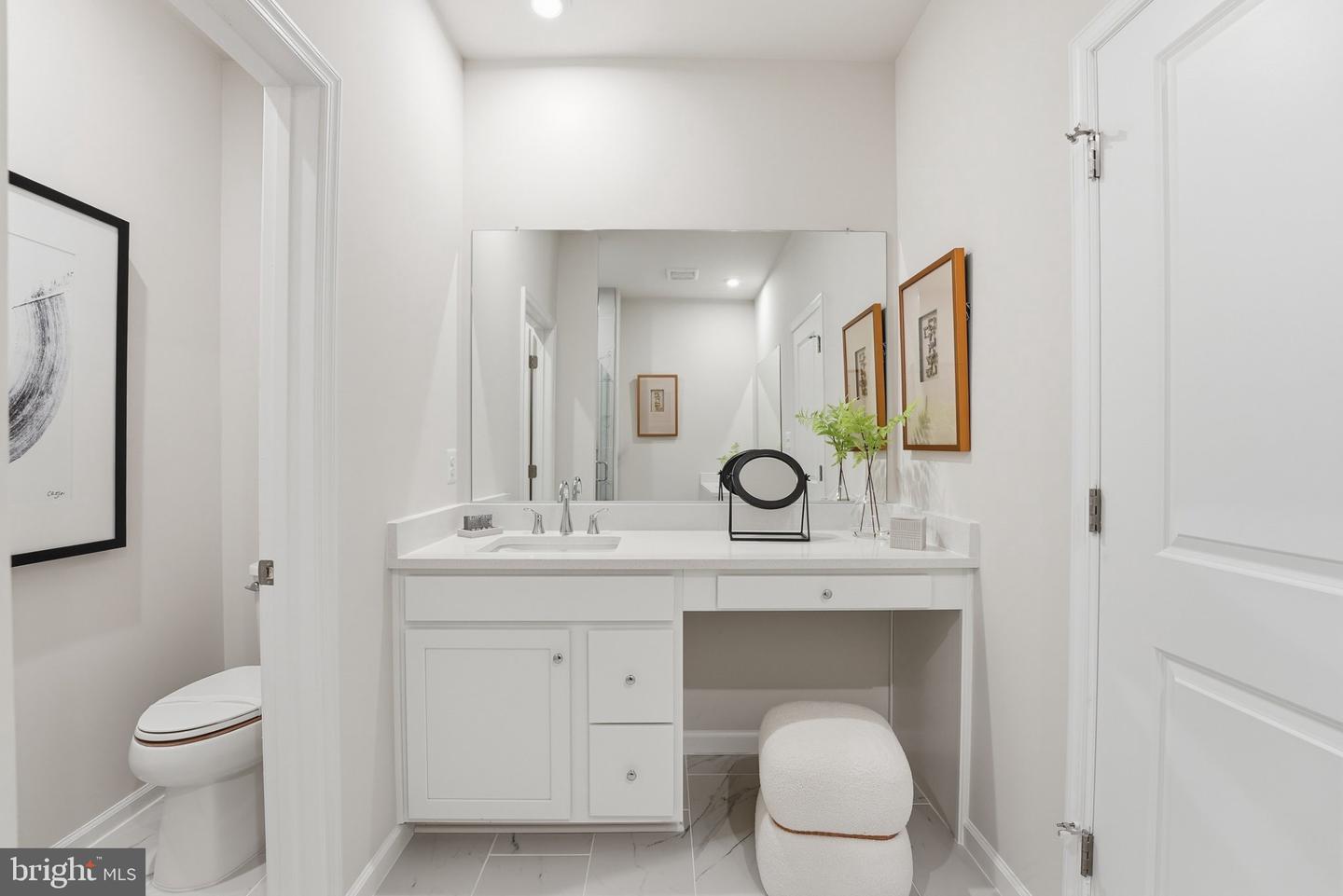 6714 Penrose Ln Property Photo 15
