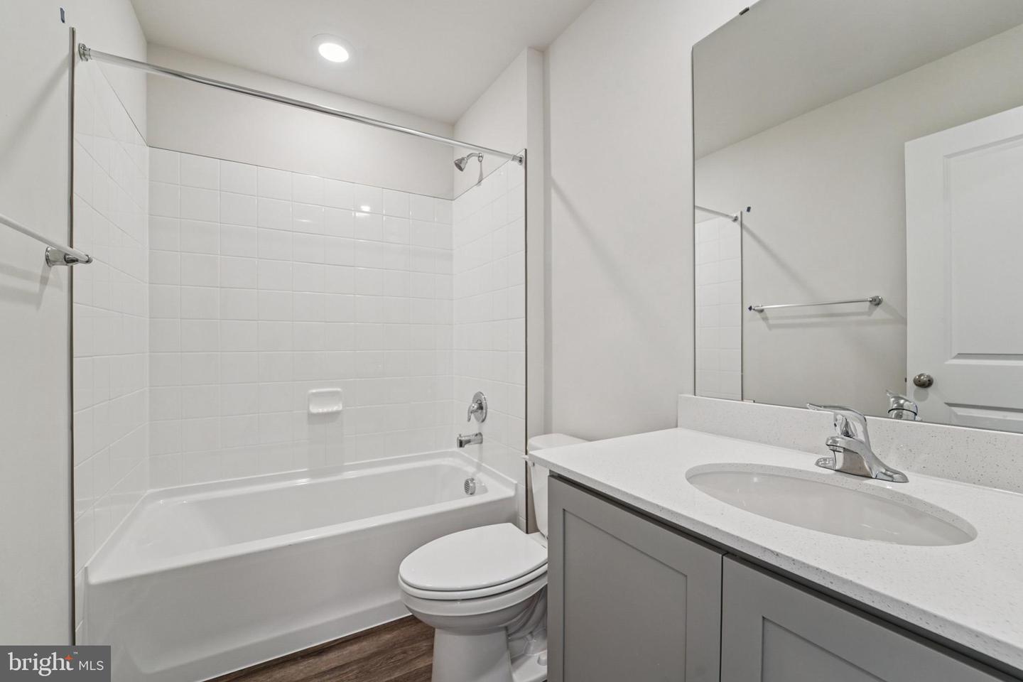 5240 Woodyard Rd Property Photo 16