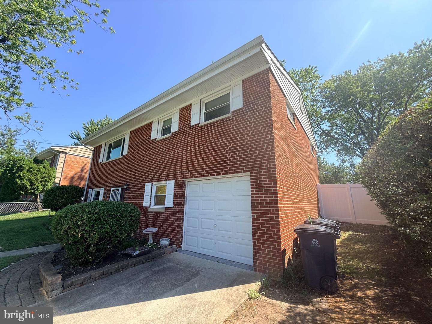 4104 St Clair Pl Property Photo 5