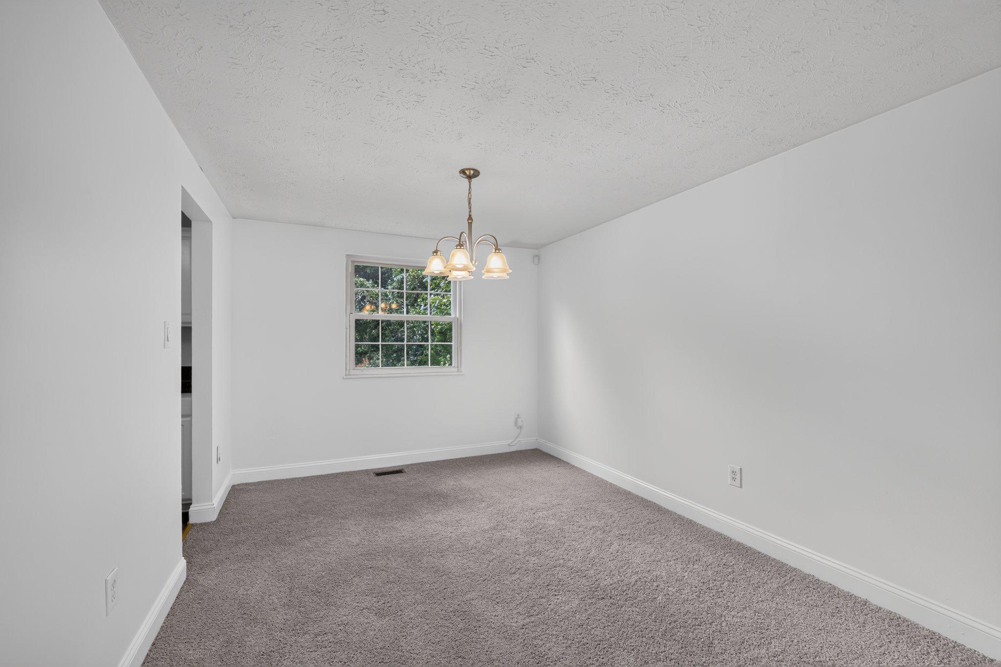 6810 Killarney St Property Photo 11