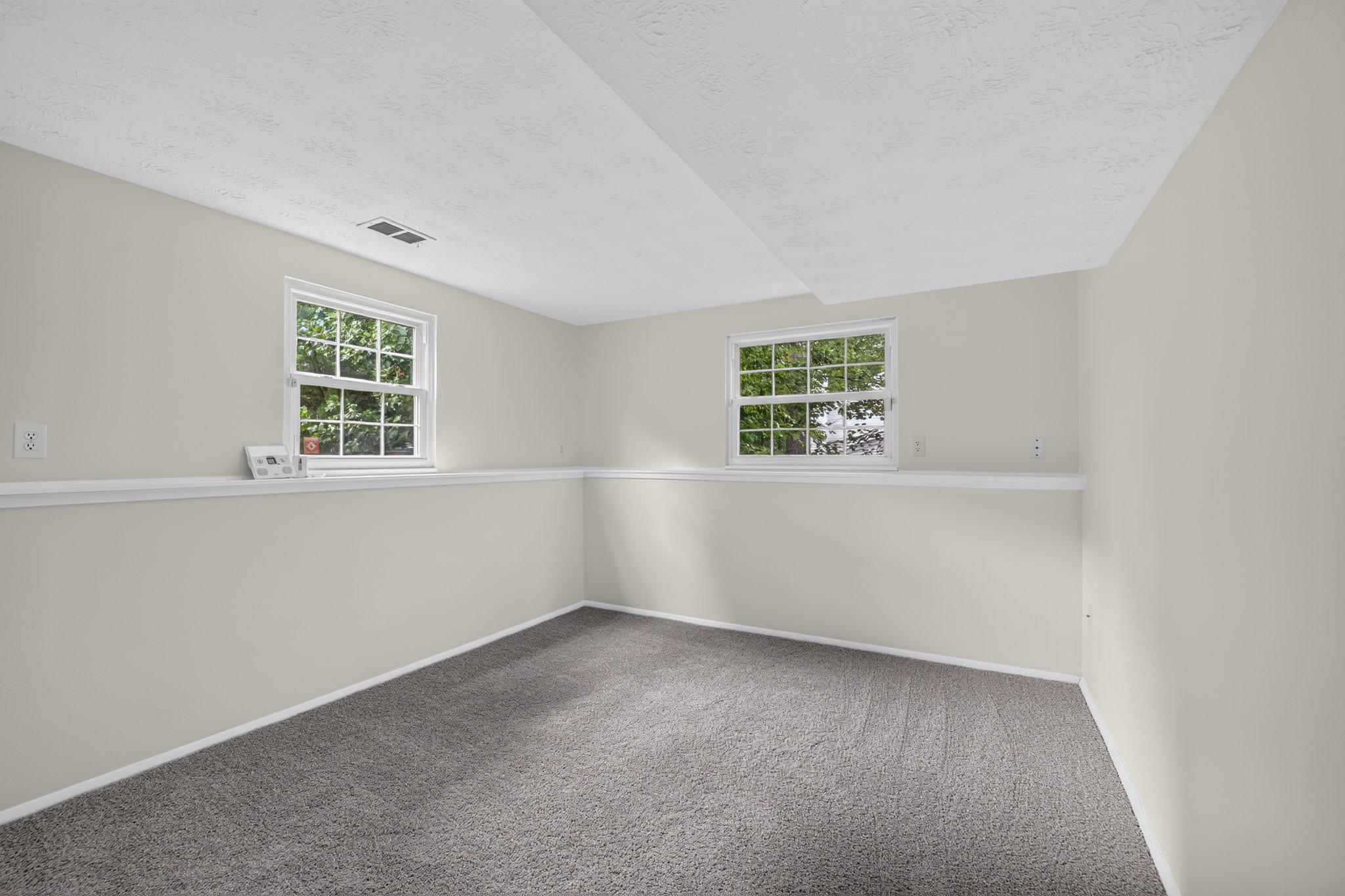 6810 Killarney St Property Photo 23