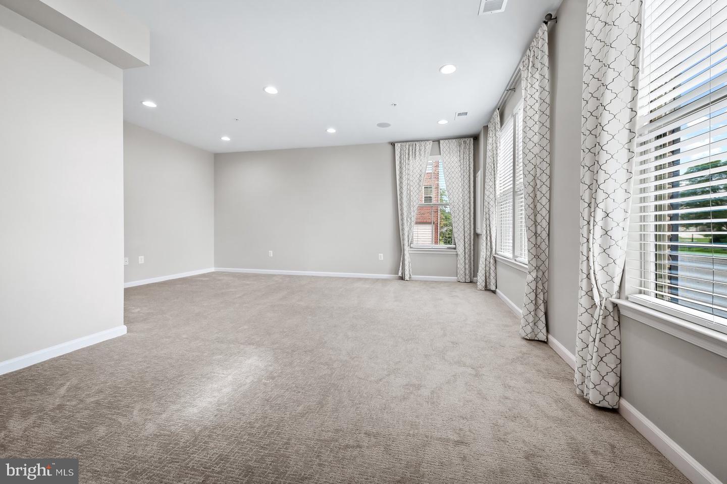 7610 Hubble Dr Property Photo 4