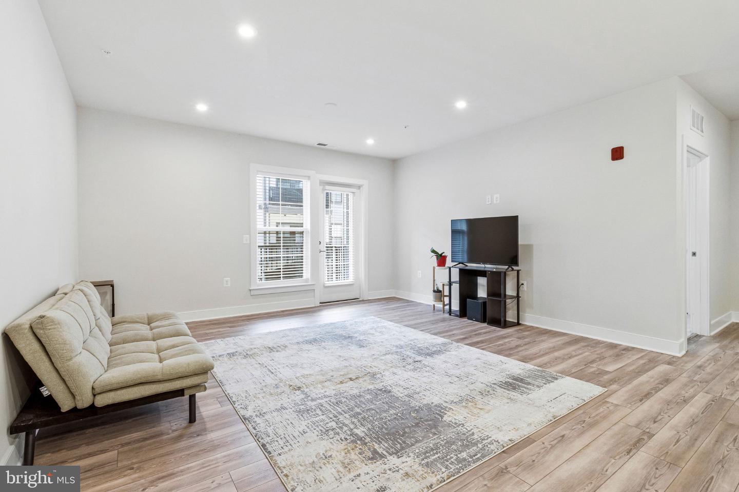 102 Saint Ives Pl #308 Property Photo 8